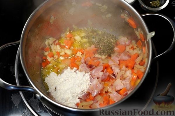 Картофельный суп с беконом и молоком