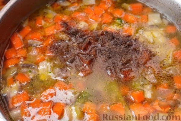 Сливочный суп с брокколи, грибами и сыром