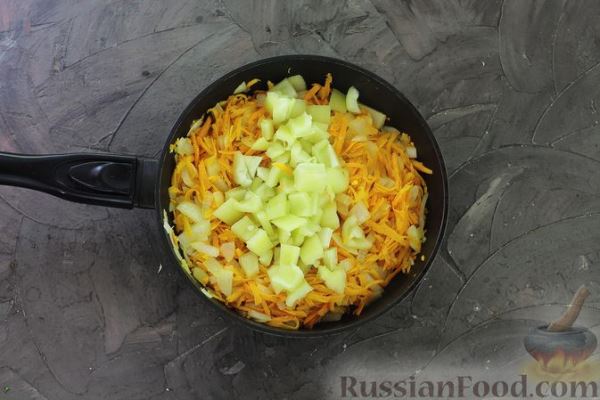 Фасолевый суп с мясом, баклажанами и помидорами