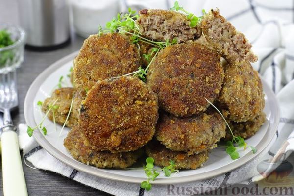 Котлеты из куриных сердечек и картофеля